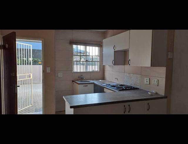 2 BEDROOM APARTMENT FOR SALE IN LINMEYER